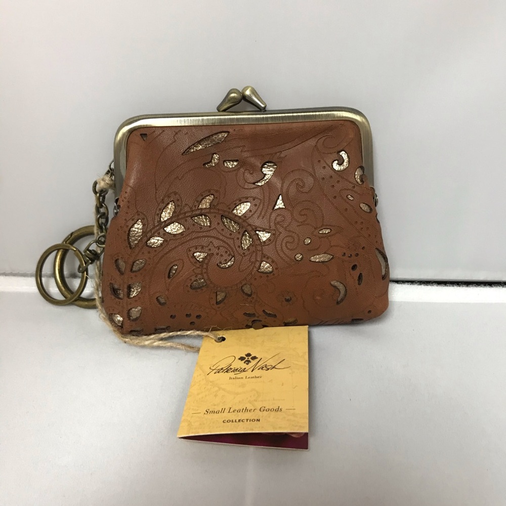 Patricia Nash change wallet